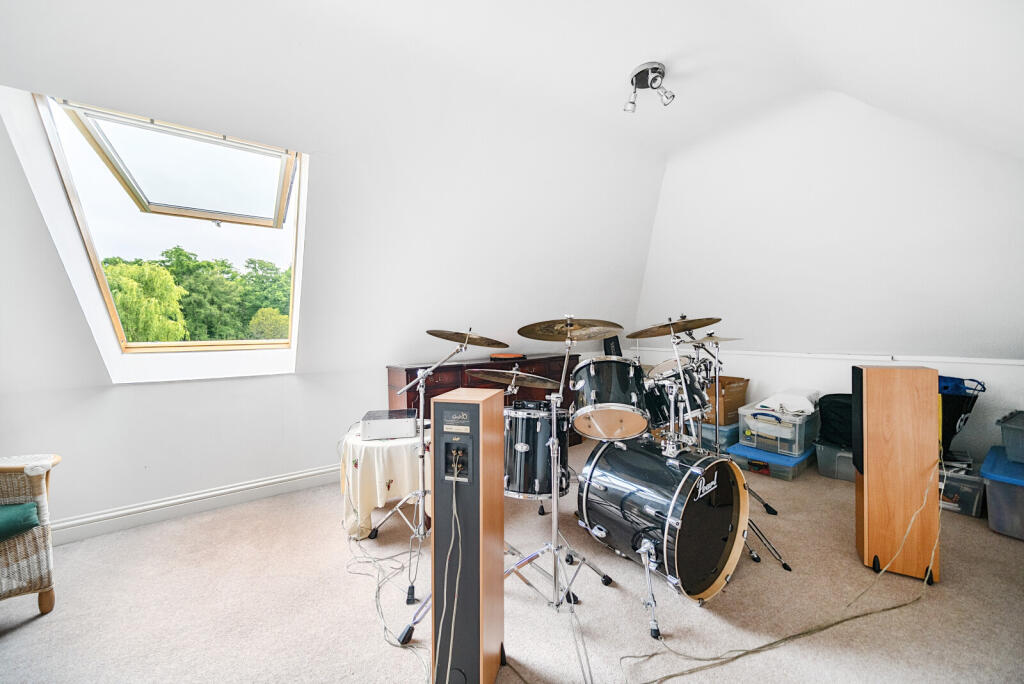 1303185-16-684b29...