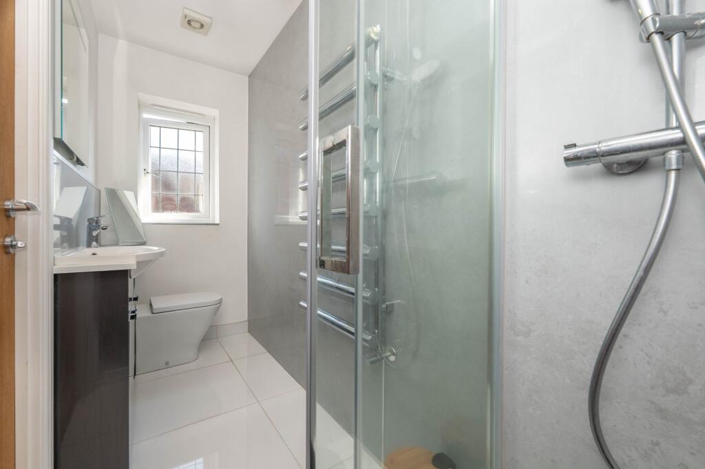 Bedroom Two En-suite