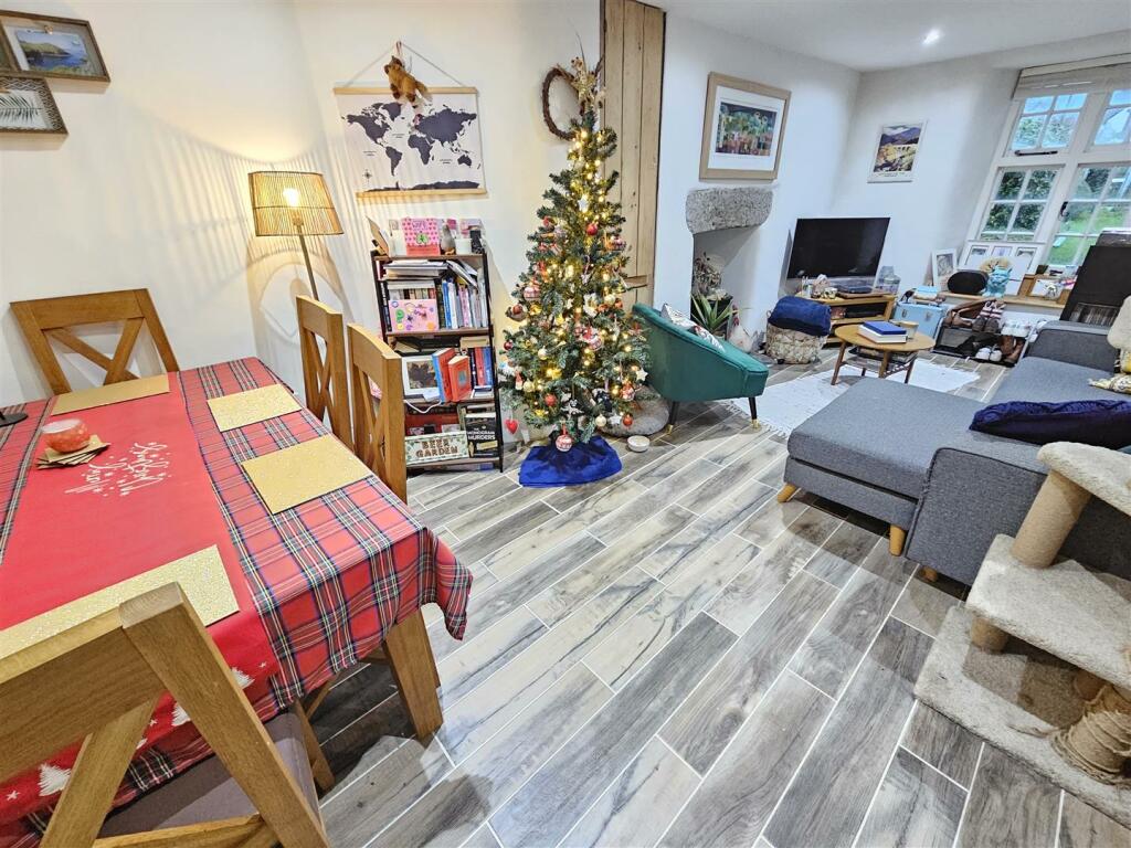 Sitting Dining Room.jpg