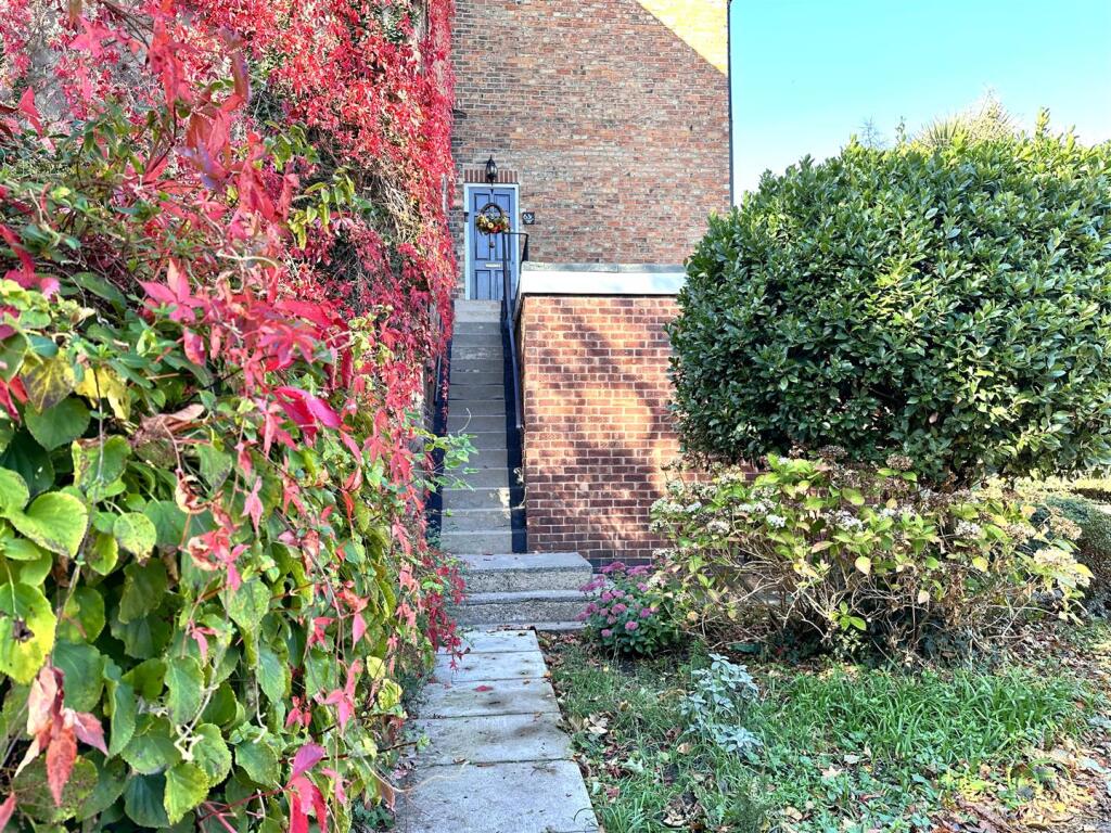 External Entrance 745