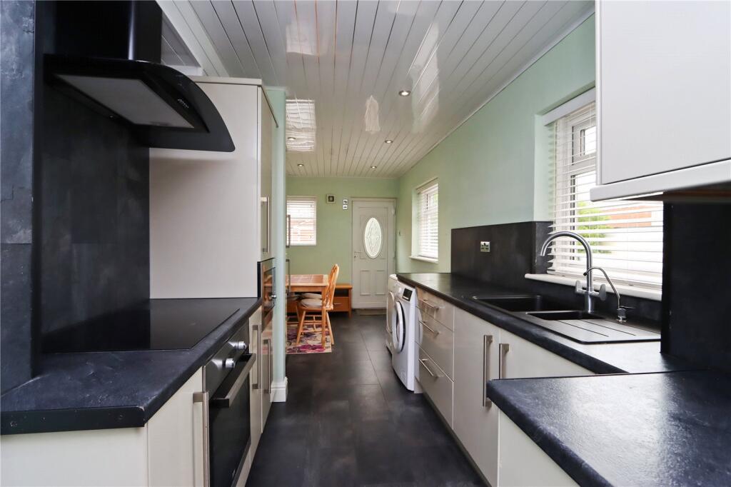 Kitchen Pic 1