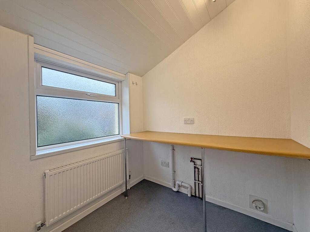 Seacroft Road 14 - Utility.jpg