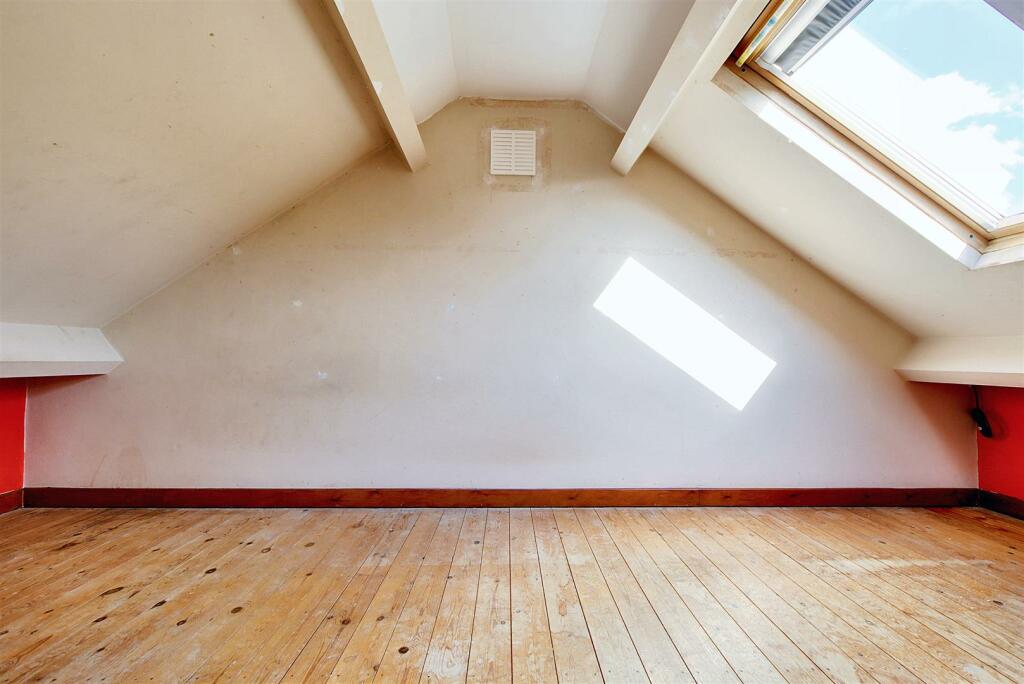 Loft Room_1.jpeg
