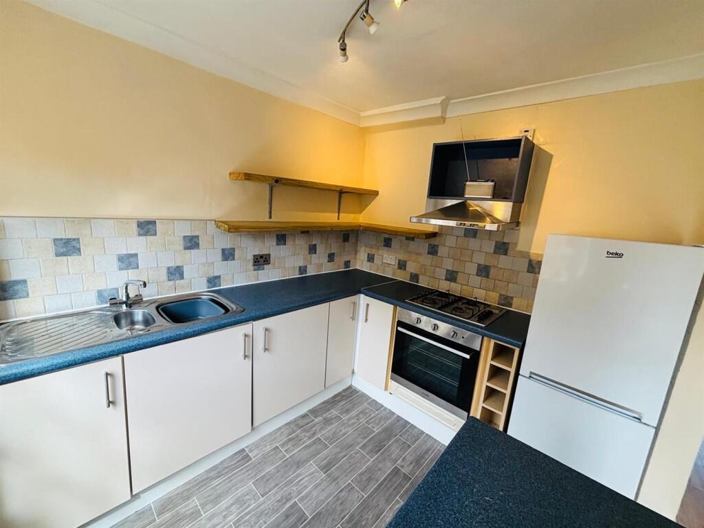 Fitted Kitchen: