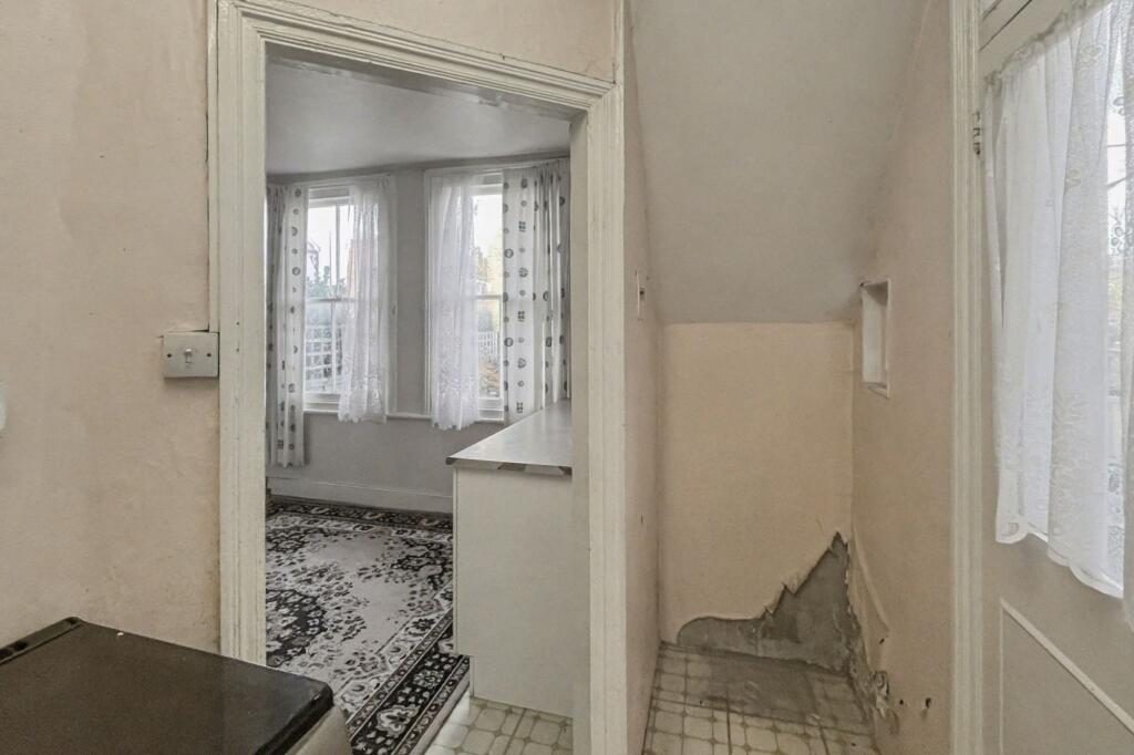 65 Burntwood Lane, London SW17 0AJ