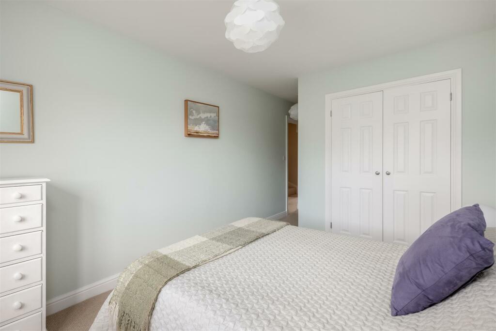 9 Foxfields Court-8.jpg