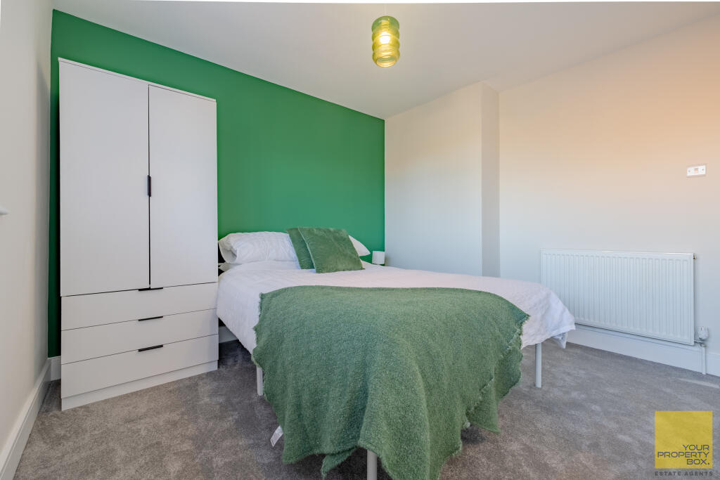 Professionals - Greenford Gardens, Worcester