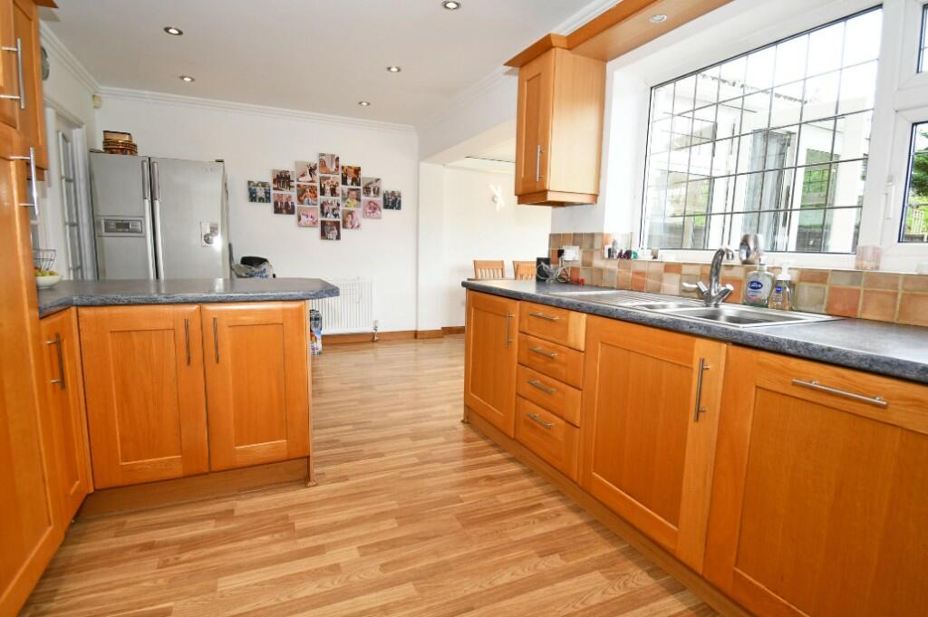 Kitchen/Breakfast Ro