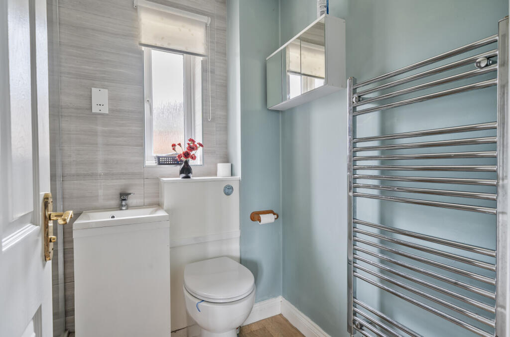 1300982-7-683a12d...