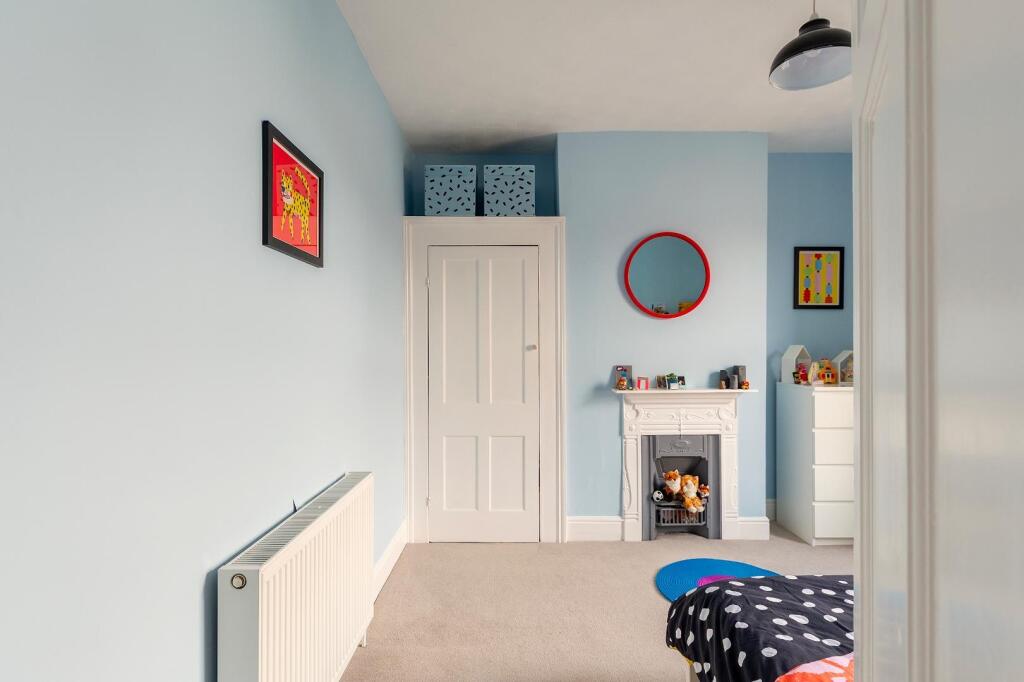 4M1RKE - Bedroom J.jpg