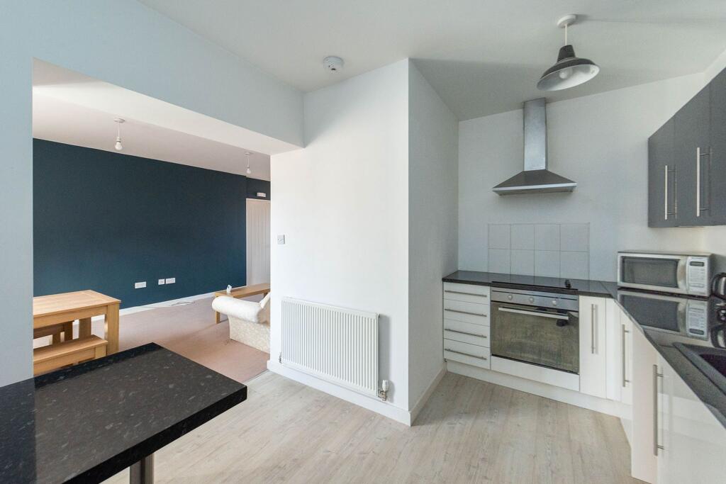 KITCHEN DINER AND LOUNGE