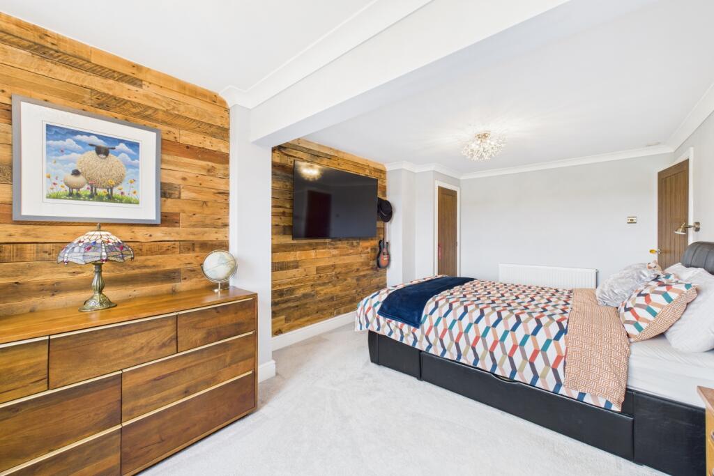 CAM03162G0-PR0321-STILL025