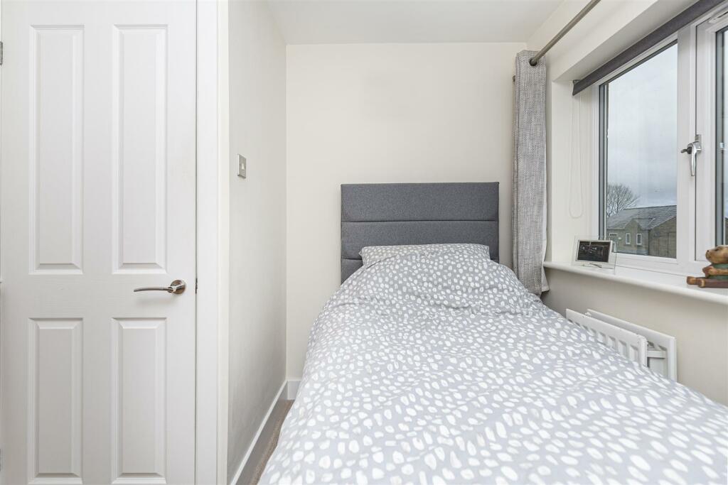 Bramleys Estate Agents - Blacksmiths Fold (47.).jp