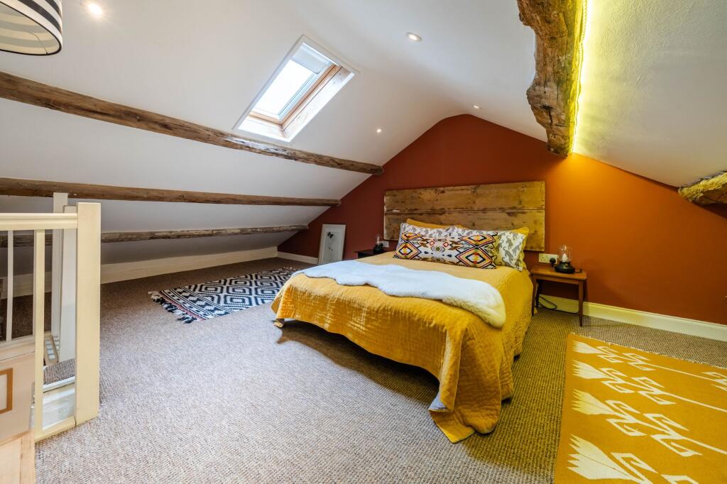 ATTIC ROOM