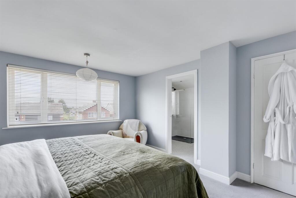 Bedroom 1_3.jpeg