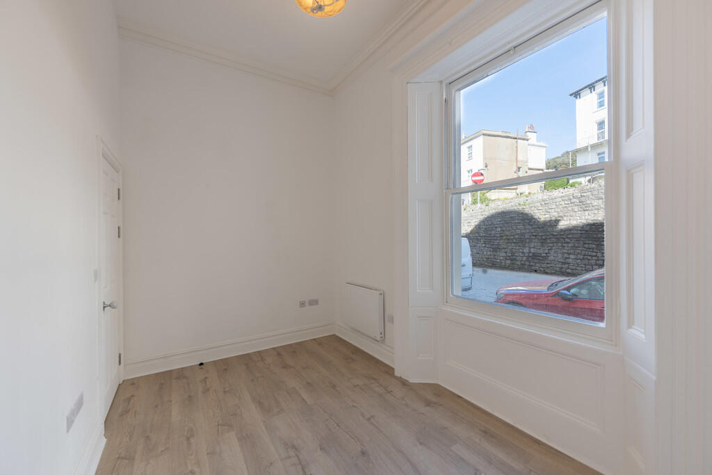 Flat 4 13-14-6