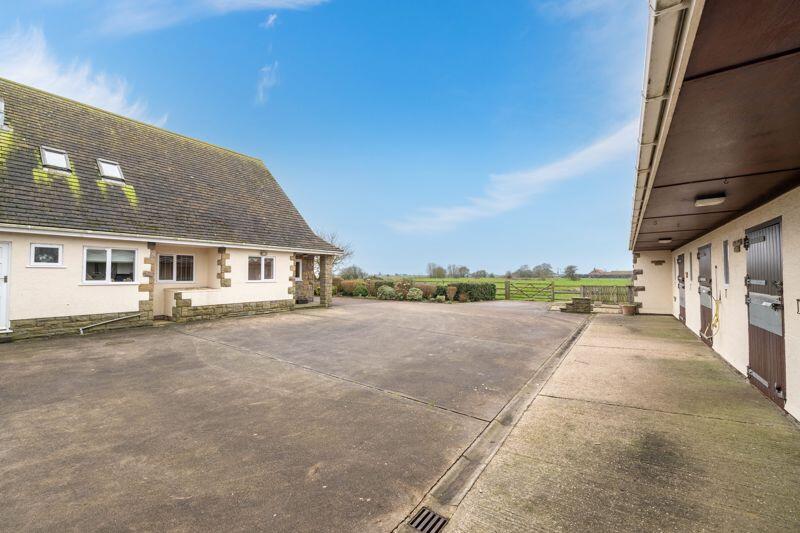 Rear/stables outbuildings