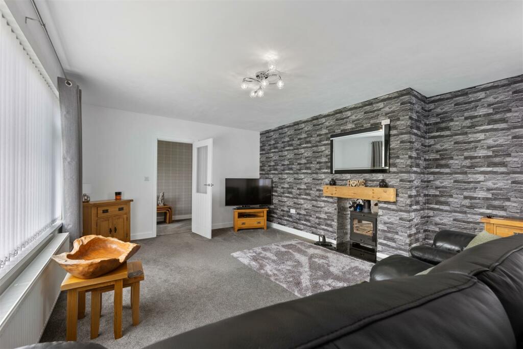 5 Main Street-19 (1).jpg