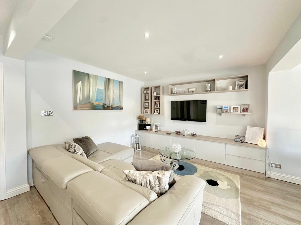 Open-plan Kitchen/Diner/Living Room