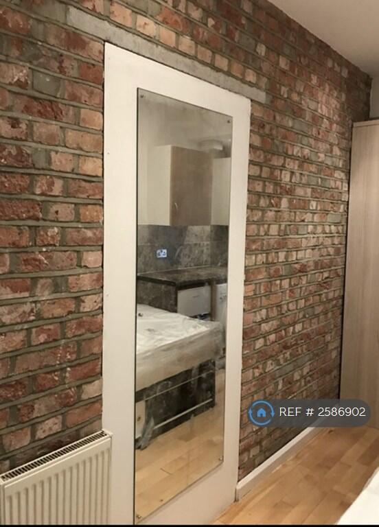 Ensuite Bedroom