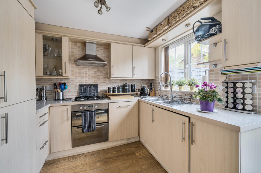 1353376-7-68d64ff...