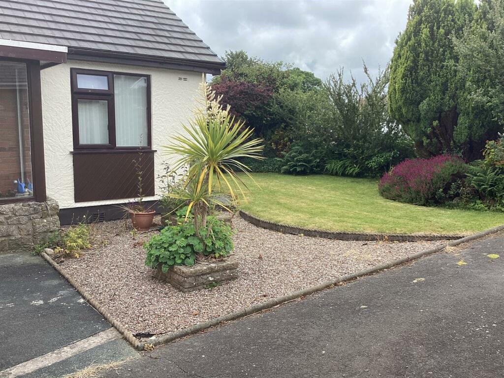 garden 2.jpg