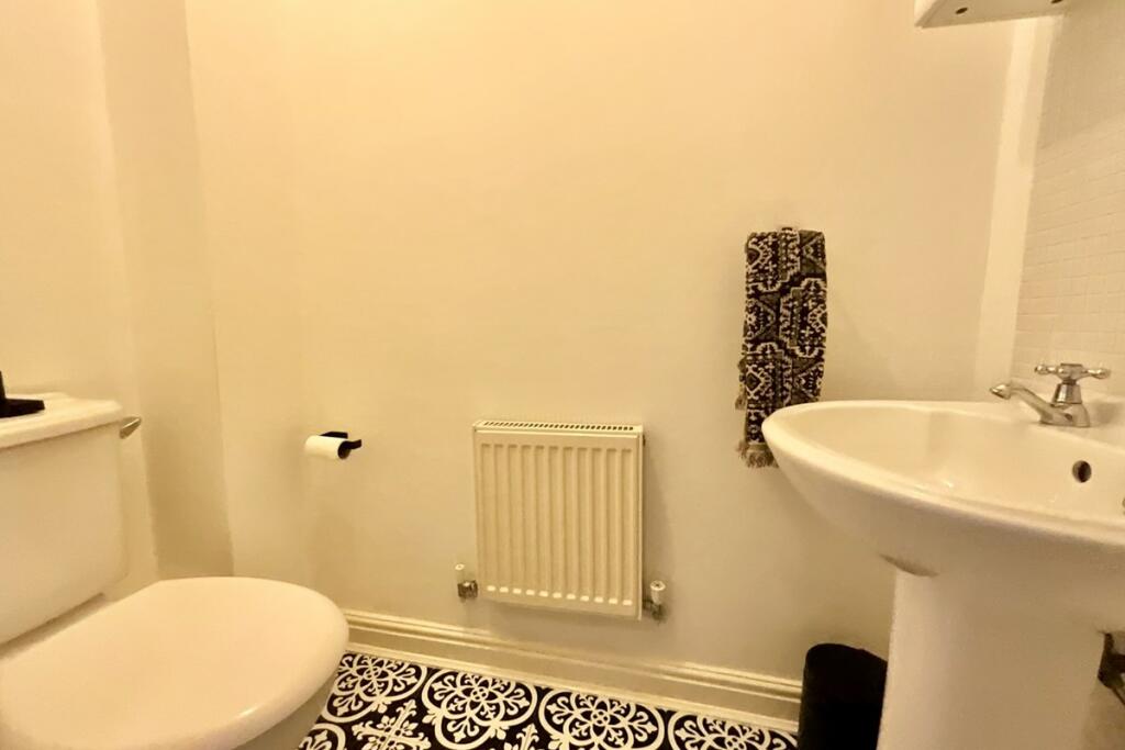 downstairs wc