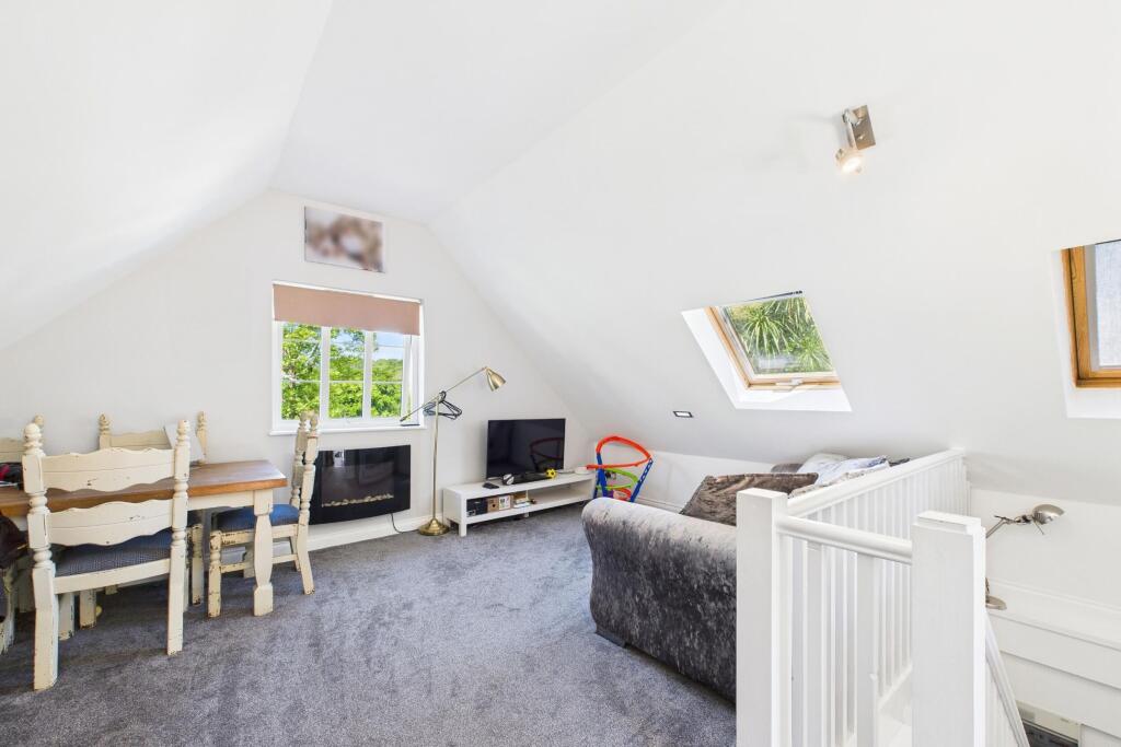 Detached annexe - open plan lounge/kitchen