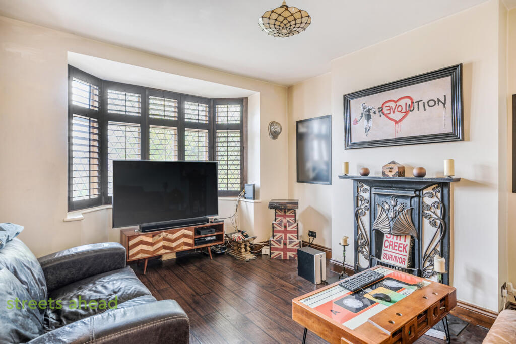 ff898e17-2c05-46e...