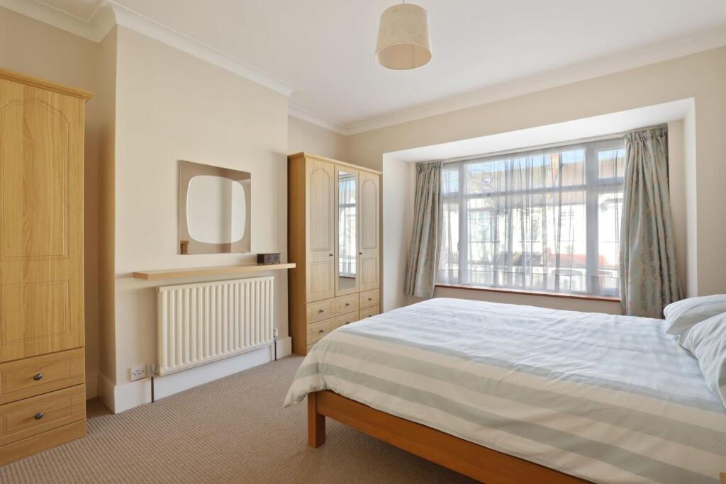 09-c407JHPropWpen - 47 Clevedon Road - 27 (1)-medi