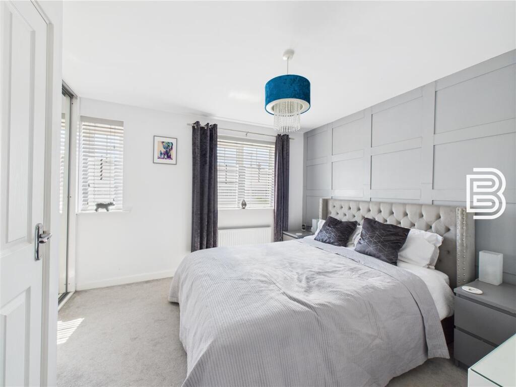 Bedroom 1.jpg
