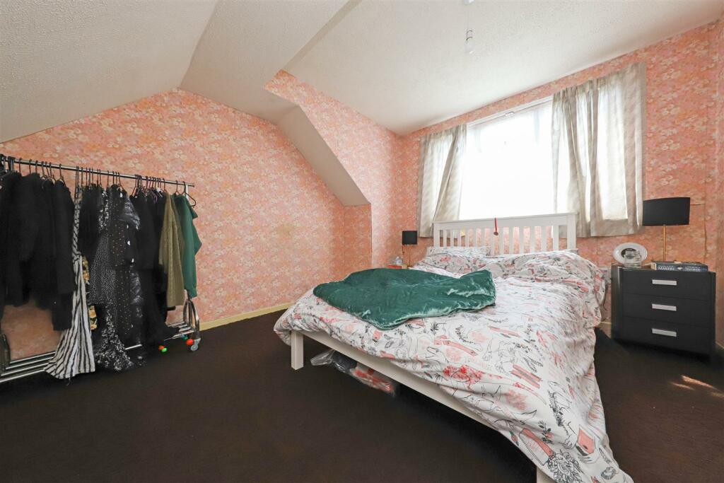 nicholas james sanyhils bed 1.jpg