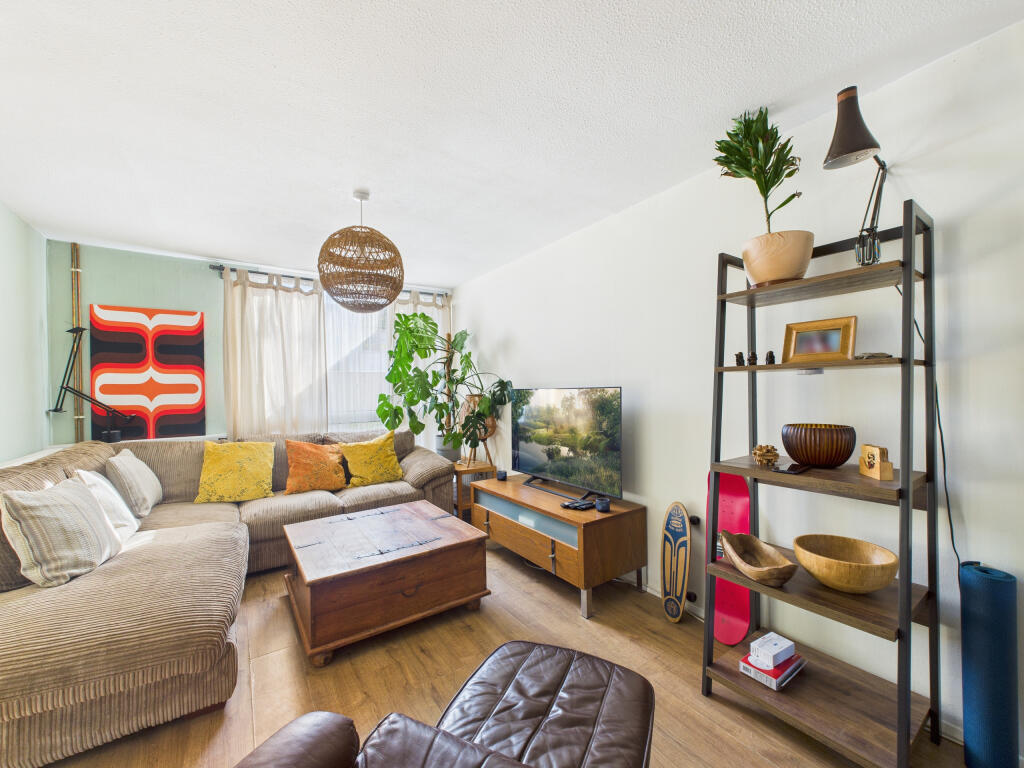 CAM02909G0-PR0494-STILL004