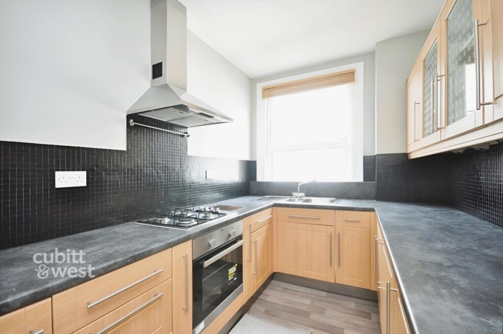 8dfb1a7a-Kitchen
