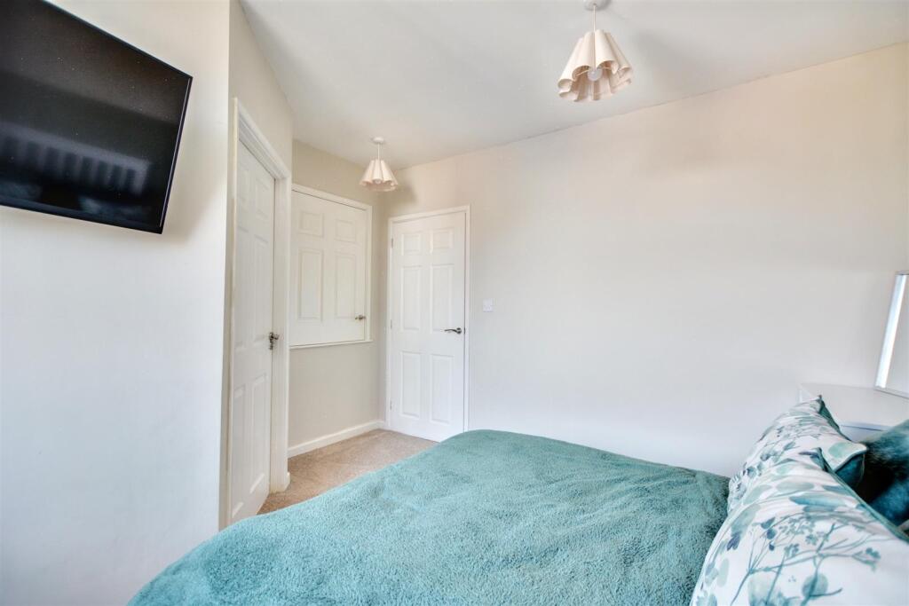 Bedroom 1_1.jpeg