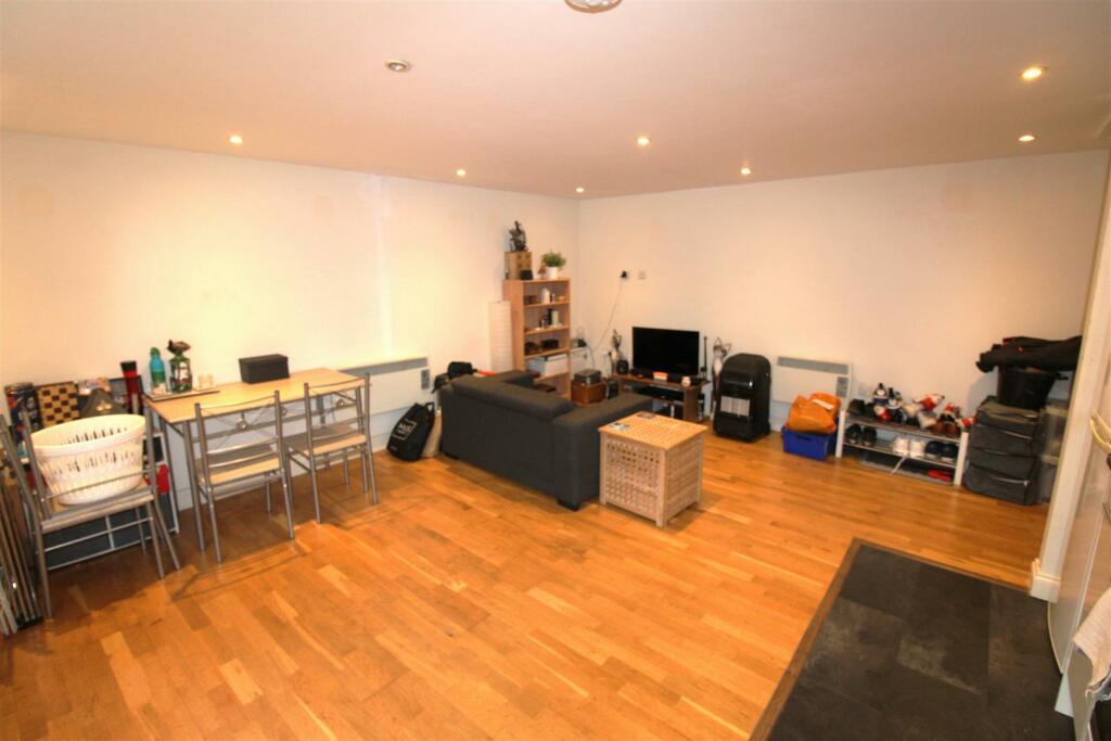 living area2.JPG