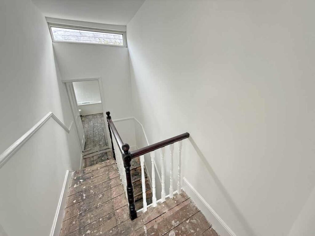 Stenlake Terrace 8 Landing.jpg