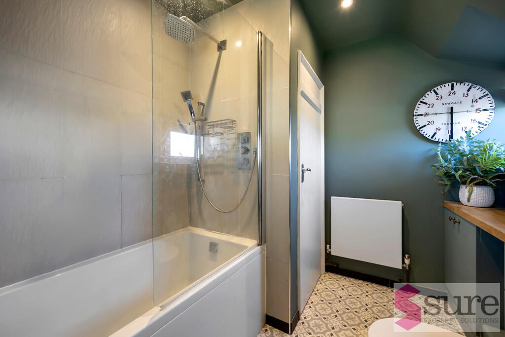 Dean Court Road_9...