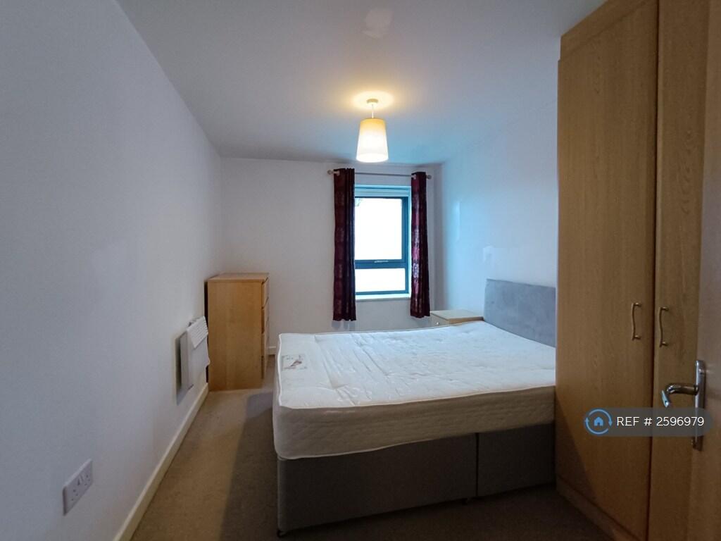 Bedroom 2a (Ensuite)
