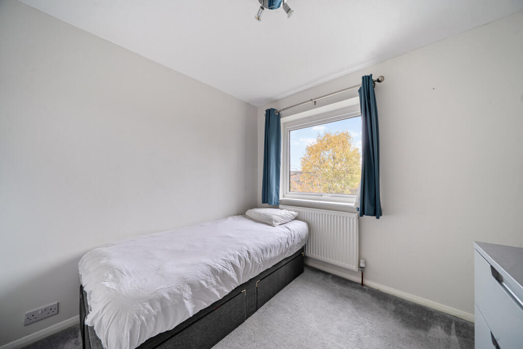 1375296-15-690b58...