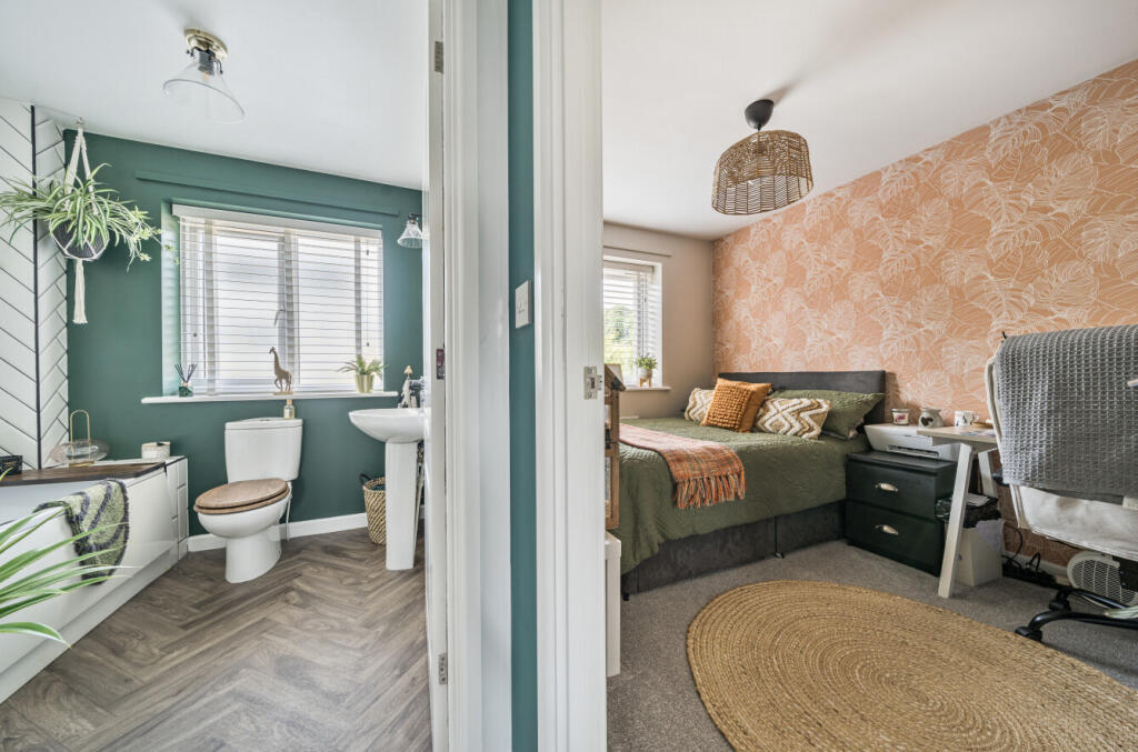 1317693-11-6867a4...