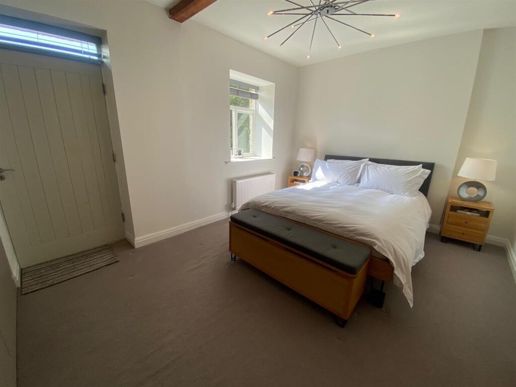 MASTER BEDROOM.jpg