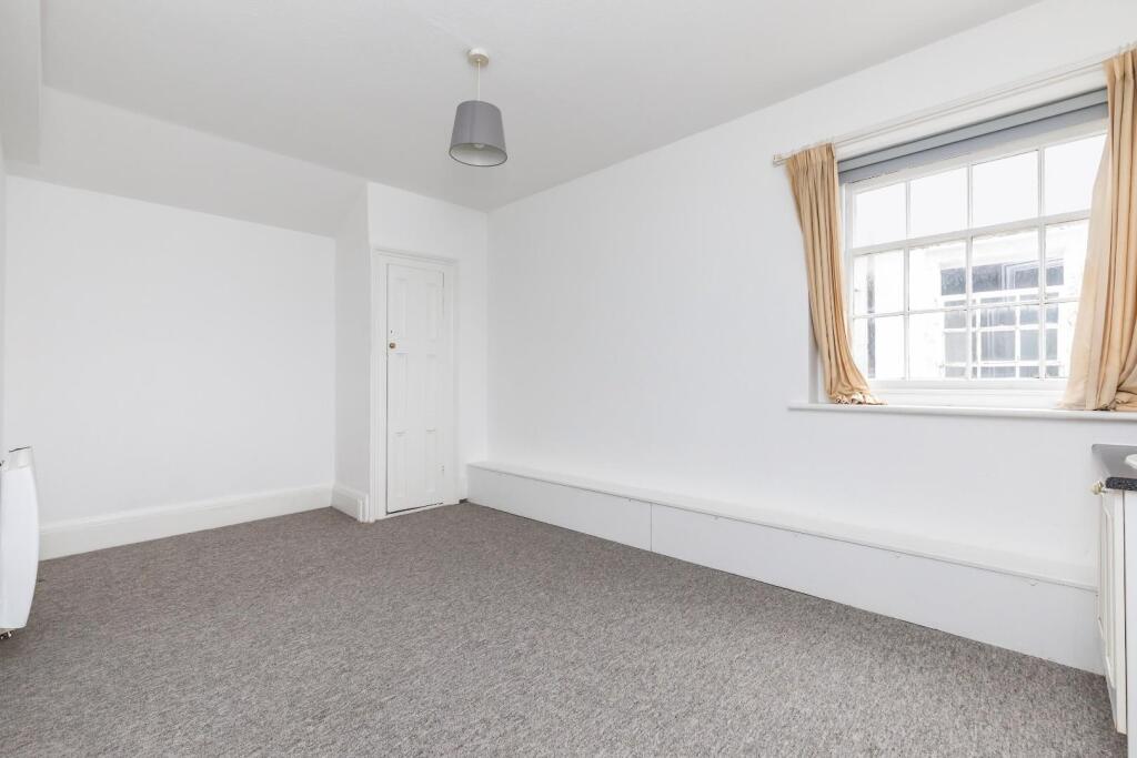 Flat 18-6.jpg