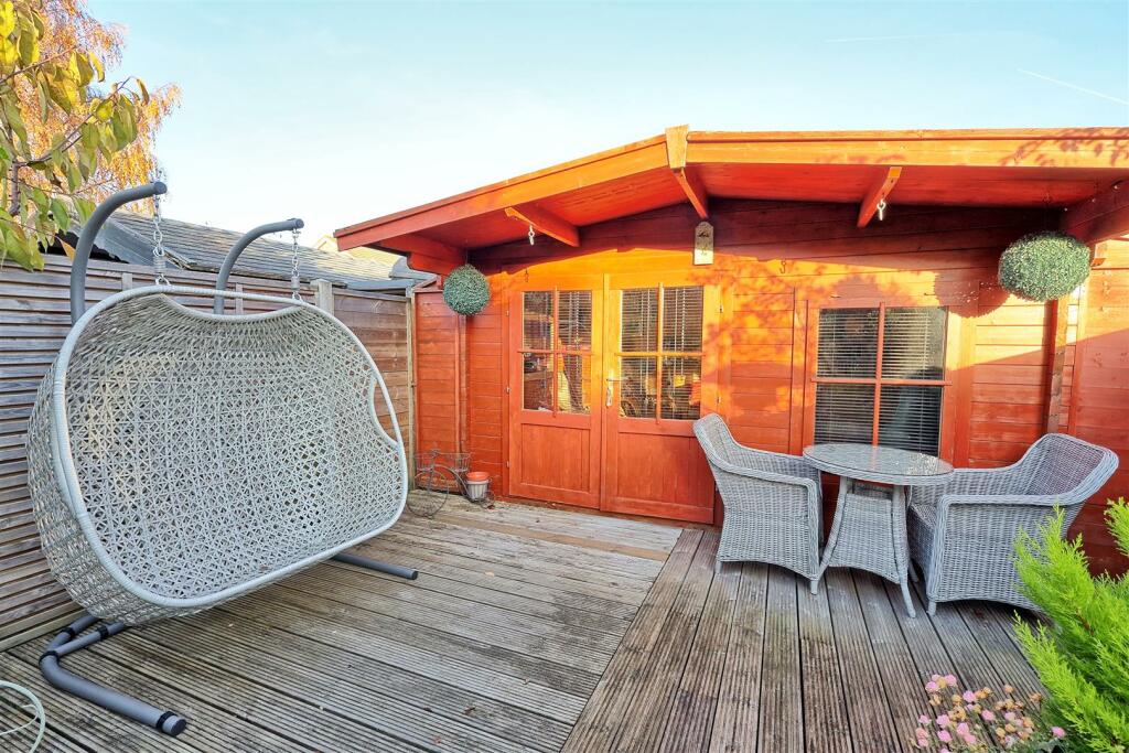 SUMMER HOUSE