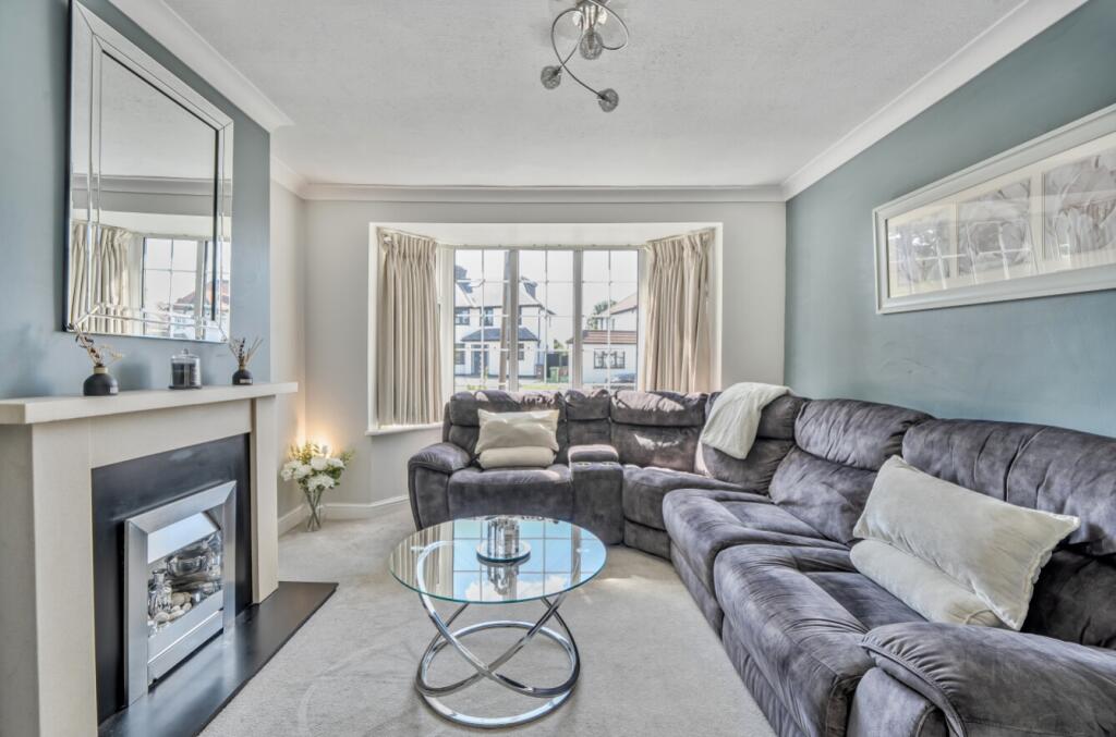 1350102-11-68bafa5063c42