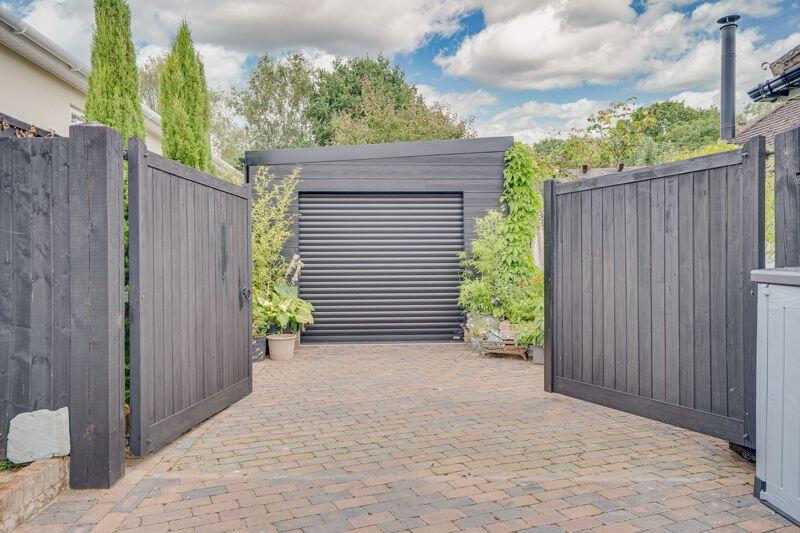 Detached Garage