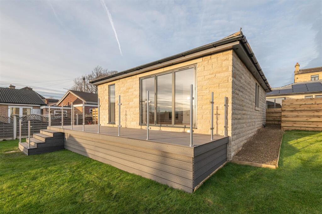 15 - 99B Knowl Road WF14 9RQ.jpg