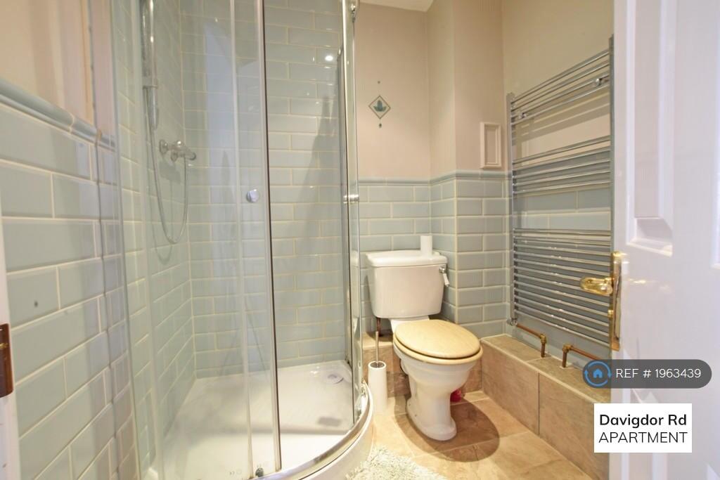 Ensuite Shower Room With Wc