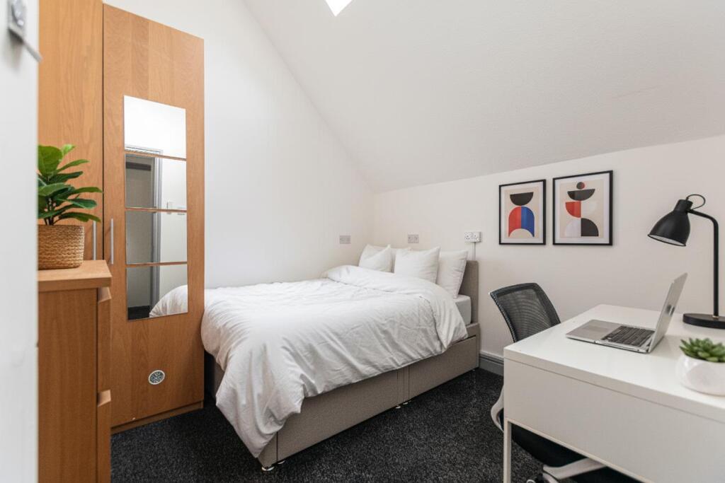 BED 4.jpg