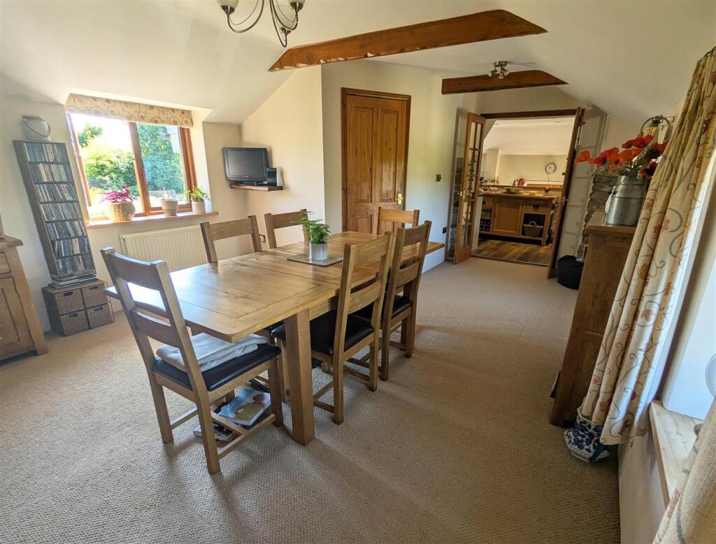 Dining Room 1.jpg